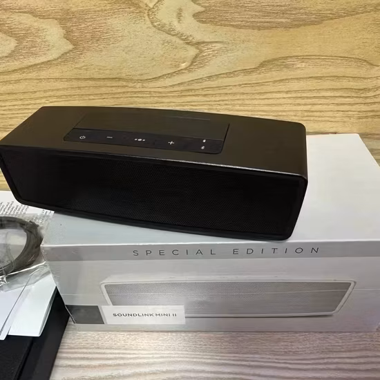 Twx1 Woofer Loud Speaker High Quality Wireless Mini Parlante Small Portable Waterproof Bluetooth Speaker with Mobile Phone Stand Function